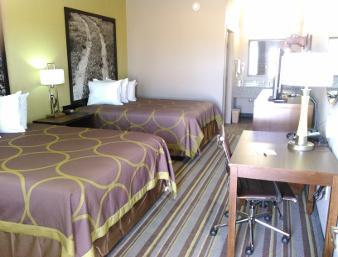 Super 8 By Wyndham Colorado City Dış mekan fotoğraf