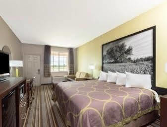 Super 8 By Wyndham Colorado City Dış mekan fotoğraf